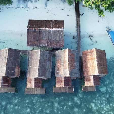 Firdas Bungalows Waisai Екстериор снимка