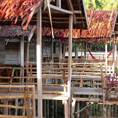 Firdas Bungalows Waisai Екстериор снимка