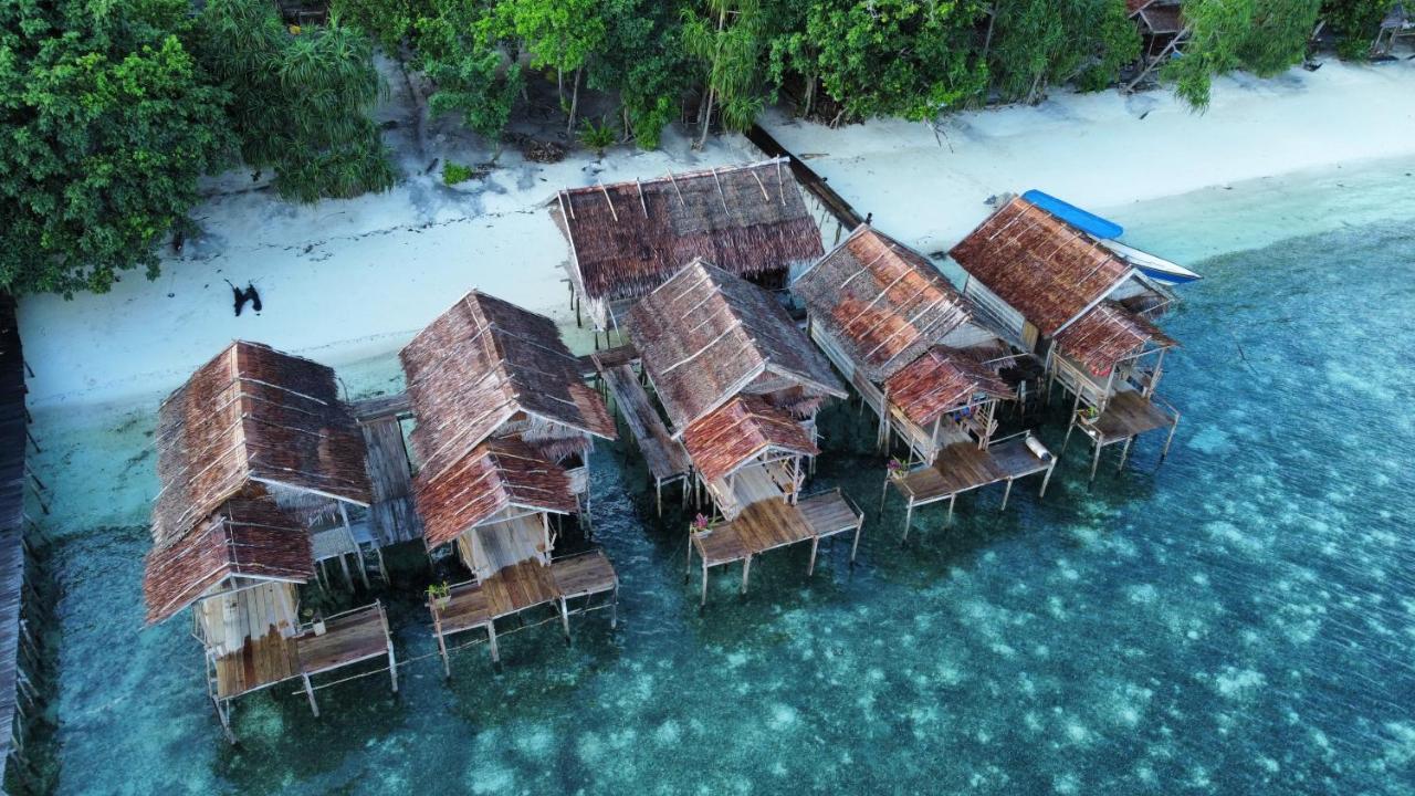 Firdas Bungalows Waisai Екстериор снимка